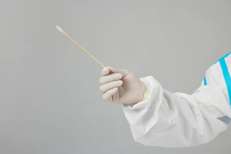 Zuverlässige sterile Tupfer für eine genaue Virussammlung