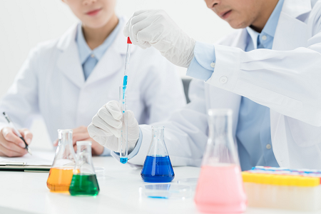 Wir stellen vor: die Kombination aus SARS-CoV-2 / FLU A und B / RSV-Antigen-Schnelltestkit